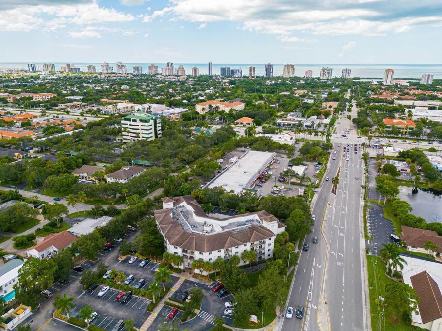 Vibrant Condo In Central Naples! Exterior photo