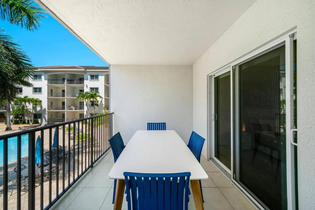 Vibrant Condo In Central Naples! Exterior photo