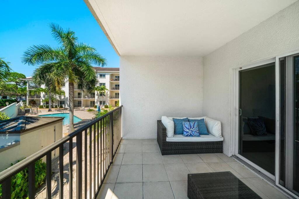 Vibrant Condo In Central Naples! Exterior photo