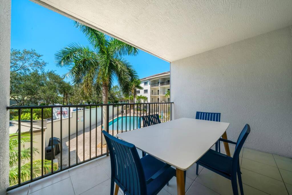 Vibrant Condo In Central Naples! Exterior photo